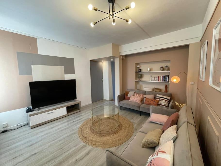 Appartement Spacieux A Deux Pas Du Centre رانس المظهر الخارجي الصورة